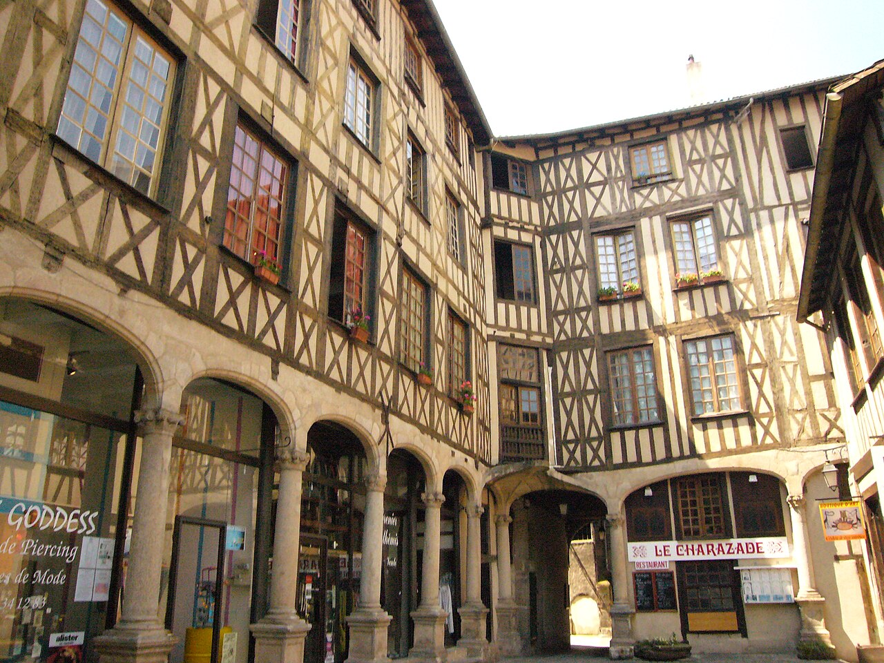 Limoges (87000), Haute-Vienne, la boucherie Le Bœuf Tricolore de Limoges